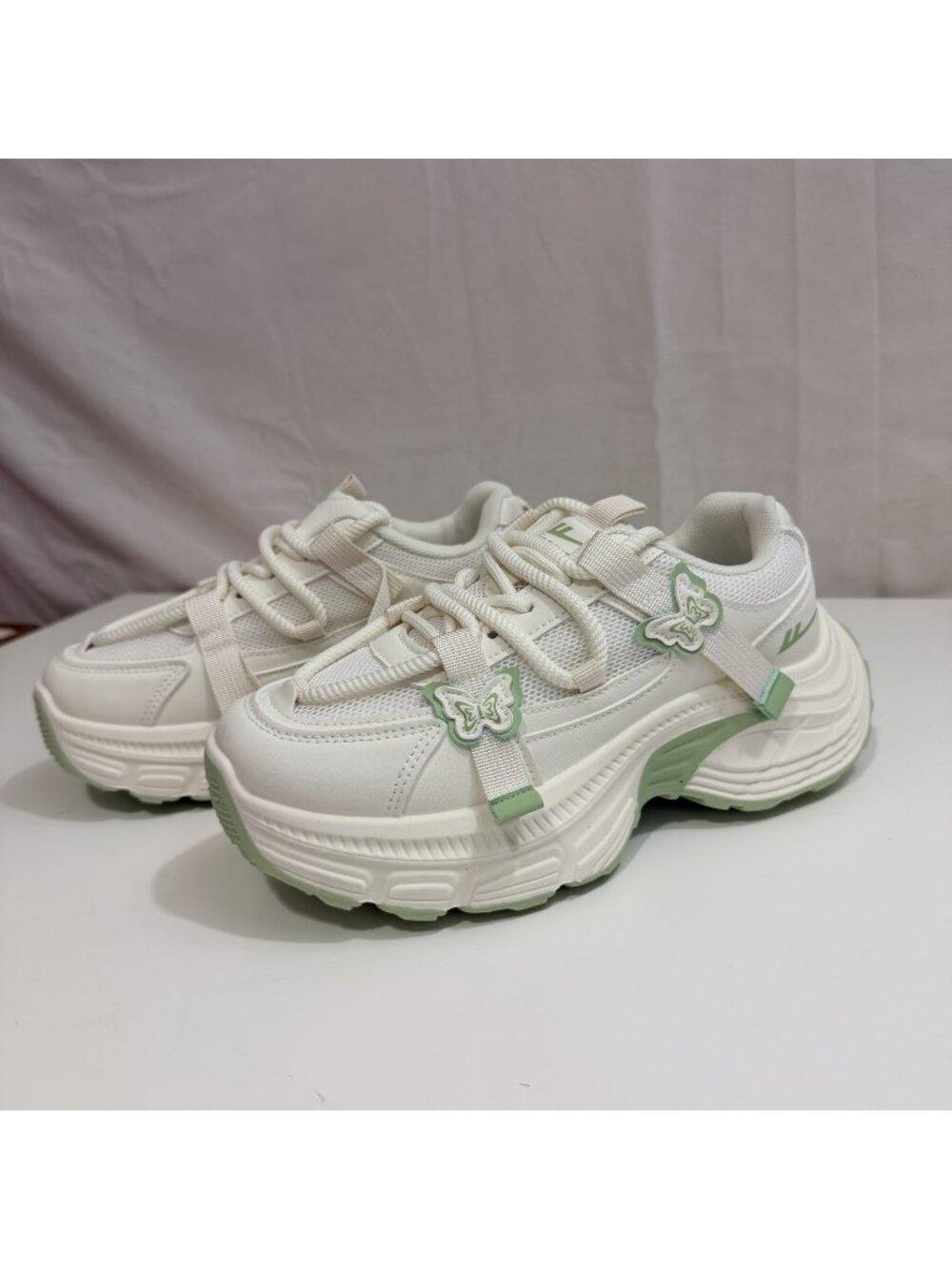 Warrior Women’s Chunky Platform Lace Up Butterfly Sneakers Cream & Green 6.5